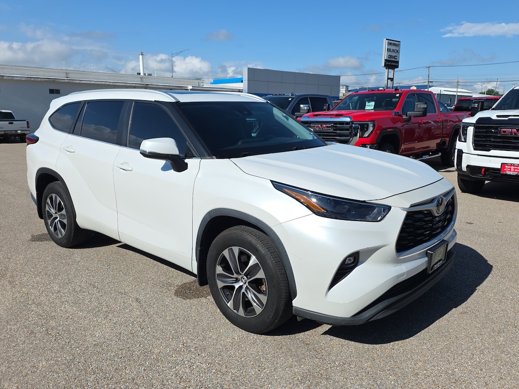Used 2023 Toyota Highlander XLE SUV