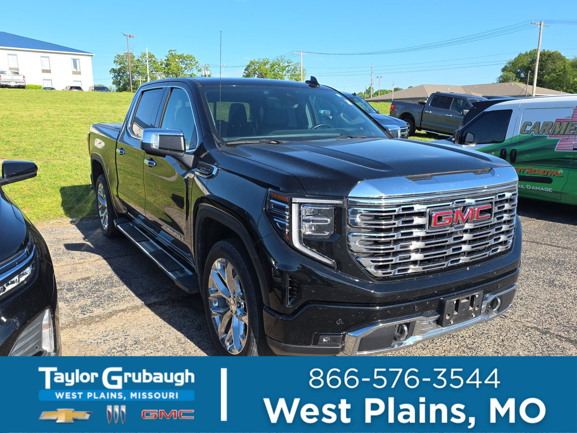 2022 GMC Sierra 4WD Crew Cab Short Box Denali's photo