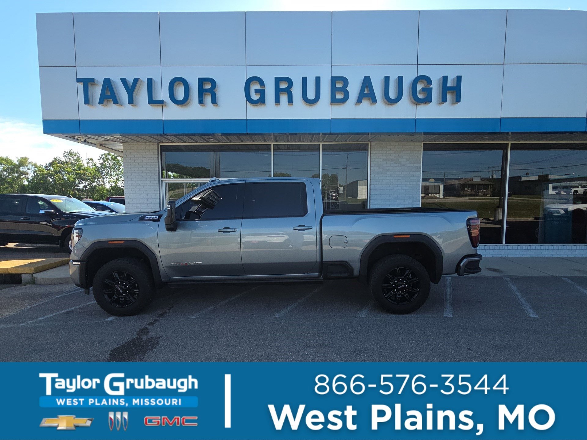 2024 GMC Sierra 4WD Crew Cab Standard Box AT4's photo