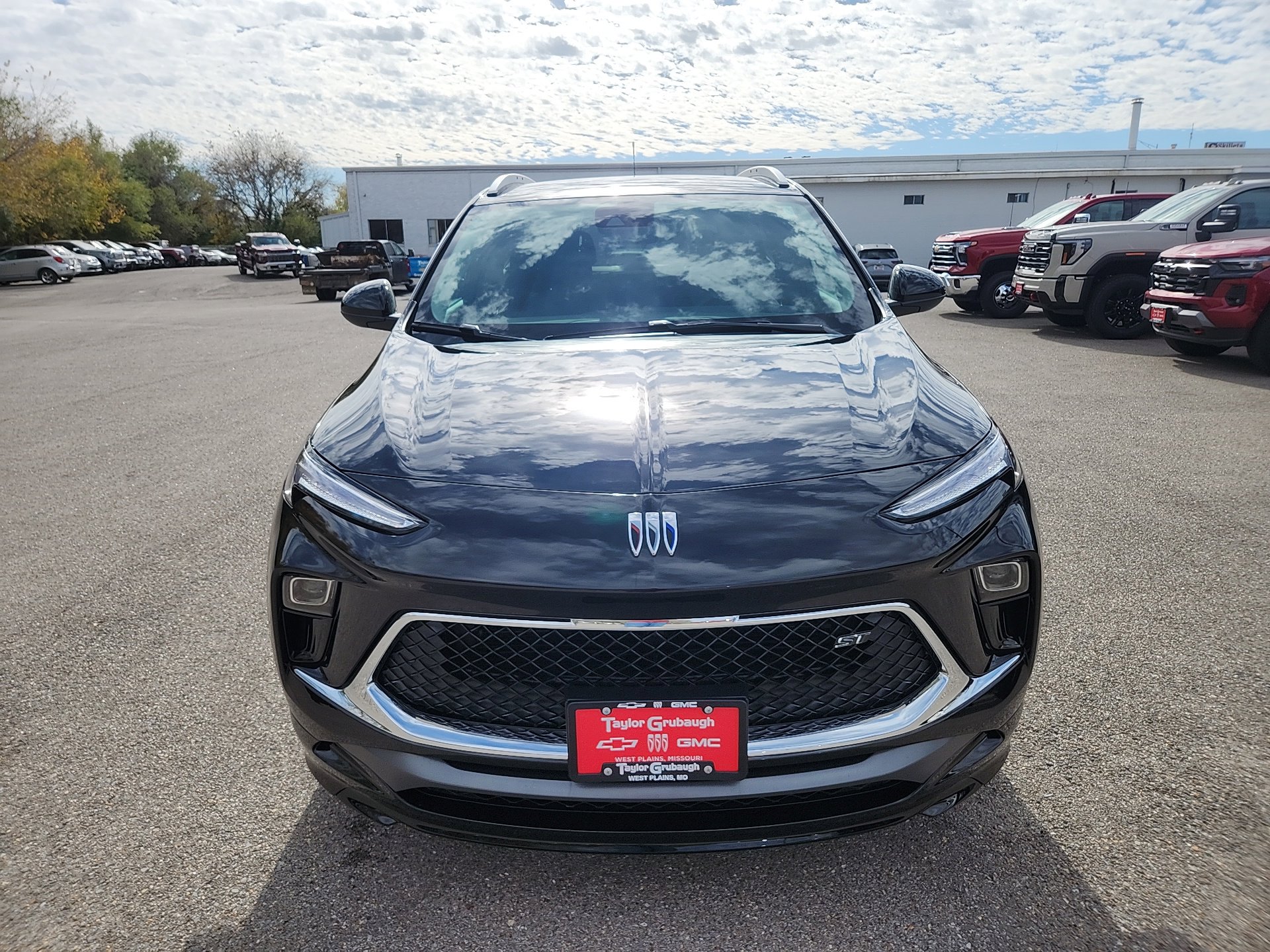 2026 Buick Encore GX Sport Touring photo 2