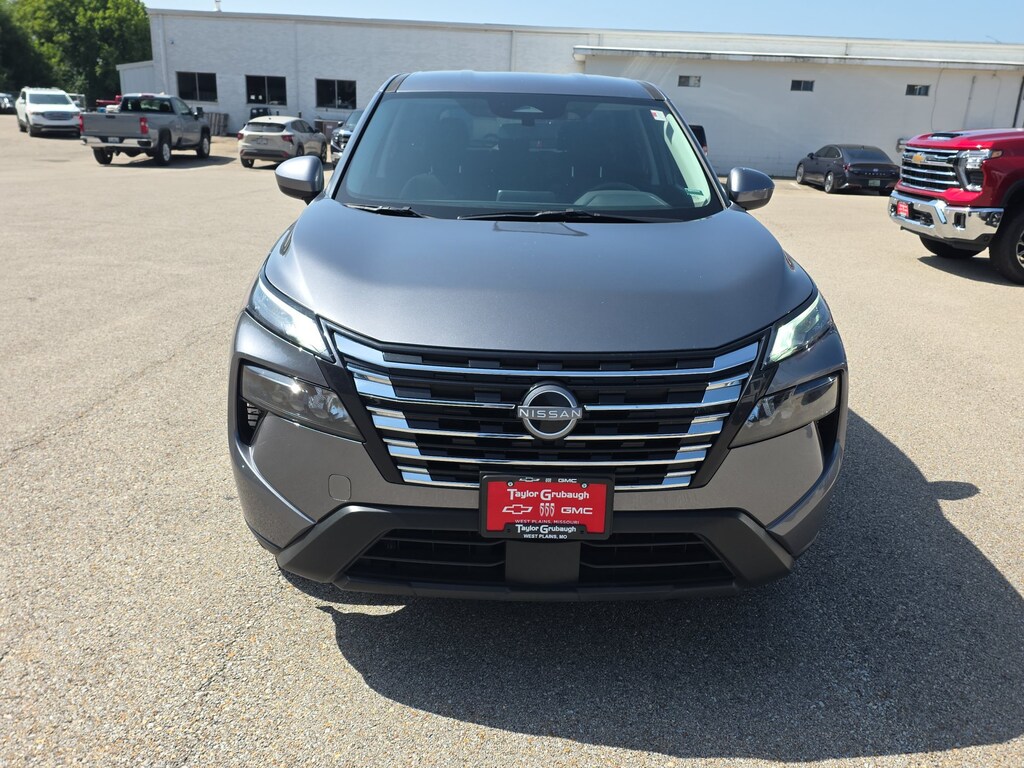 Used 2025 Nissan Rogue SV