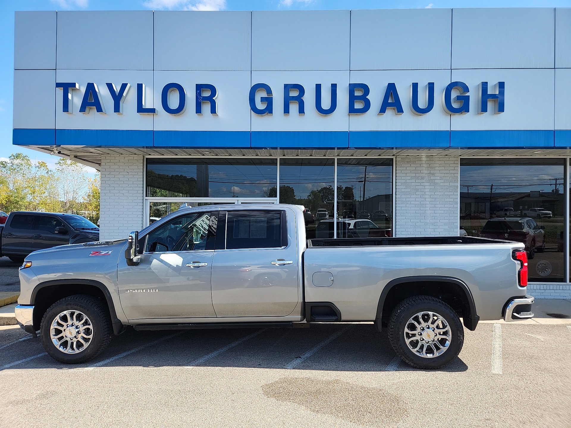 2025 Chevrolet Silverado 3500HD LTZ's photo