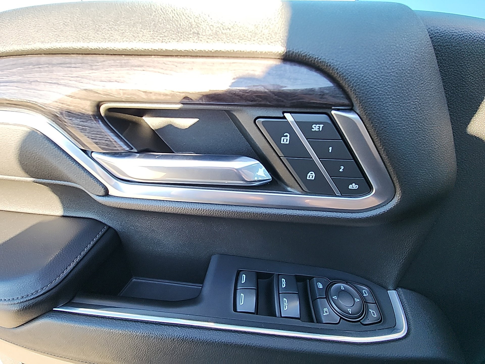 2023 Chevrolet Silverado 1500 LTZ - Photo 15