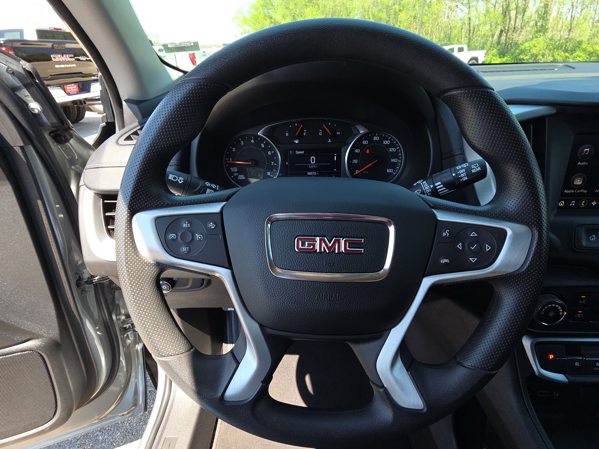 2024 GMC Terrain SLE - Photo 17