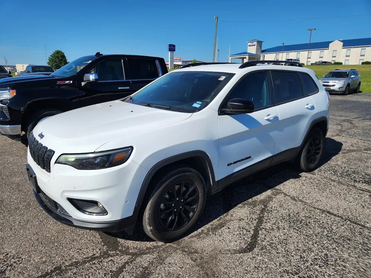 2023 Jeep Cherokee Altitude Lux photo 4