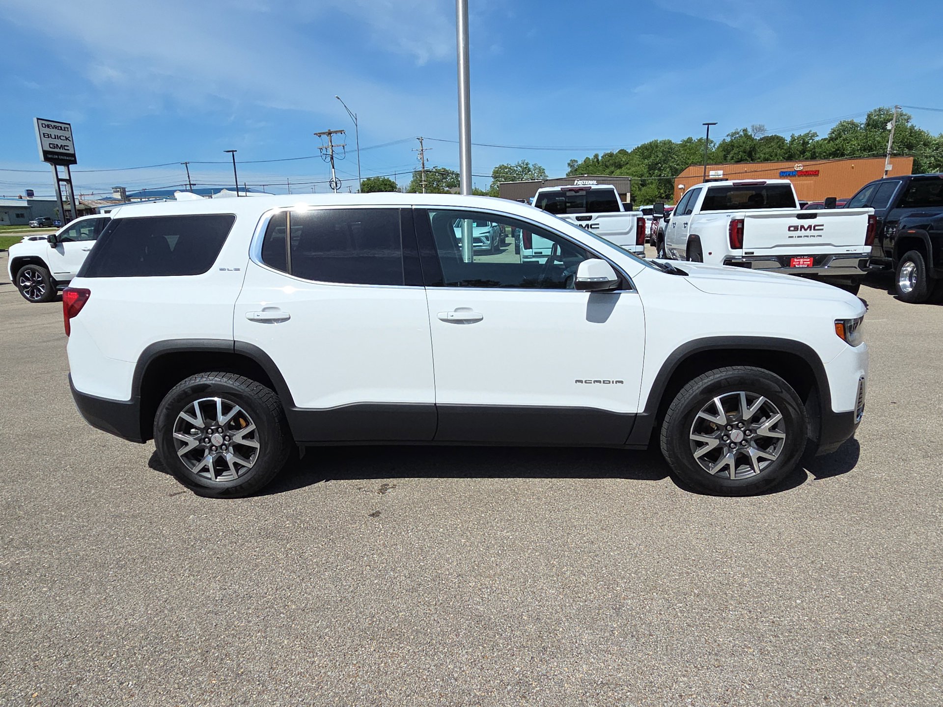 2023 GMC Acadia SLE - Photo 9