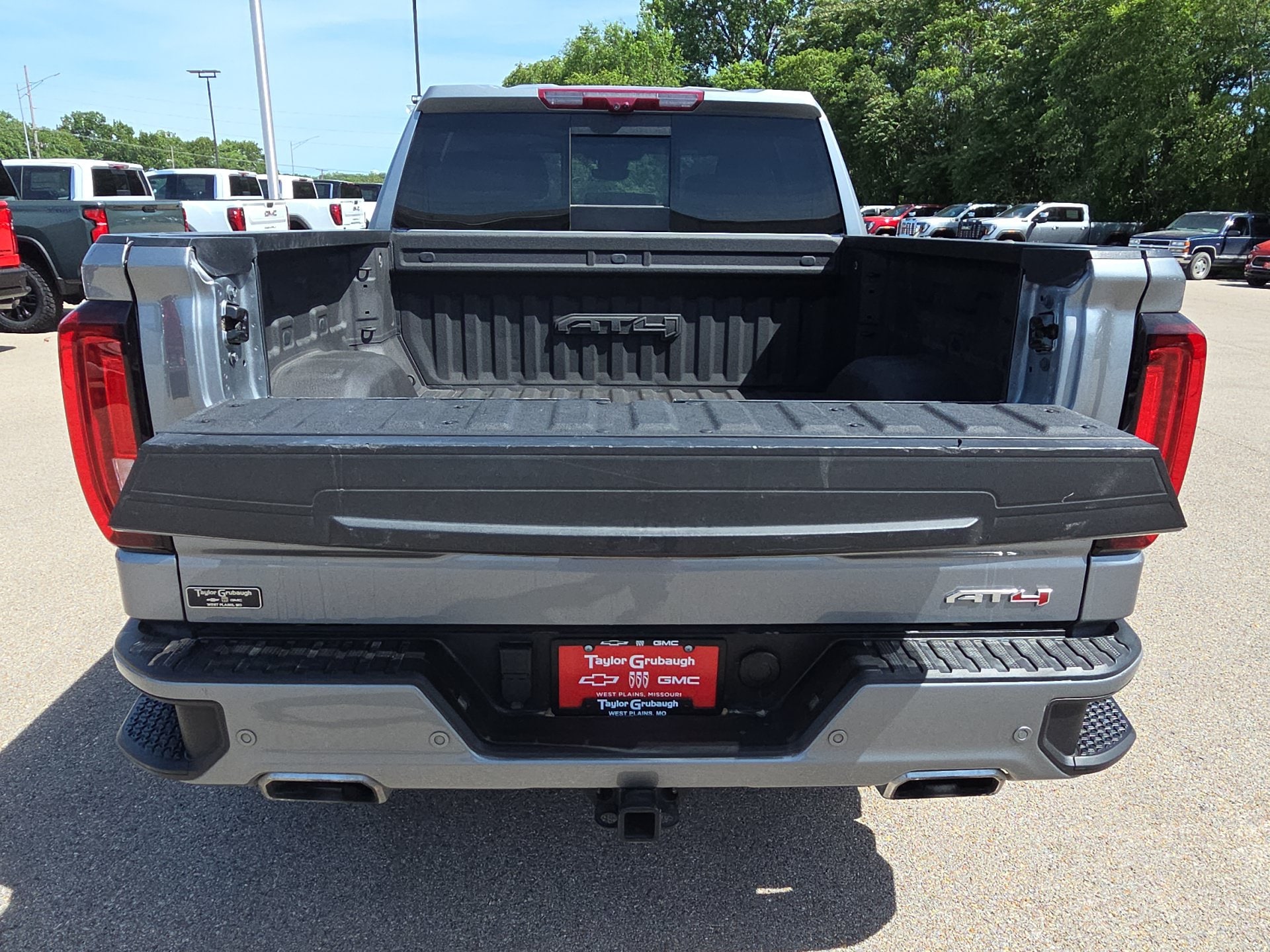 2024 GMC Sierra 1500 AT4 - Photo 9