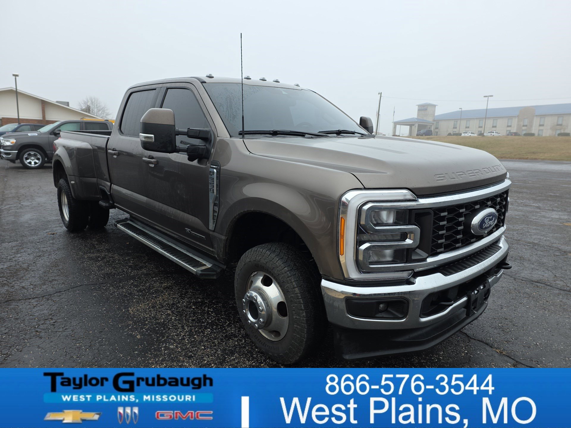 2023 Ford F-350 Super Duty Lariat's photo