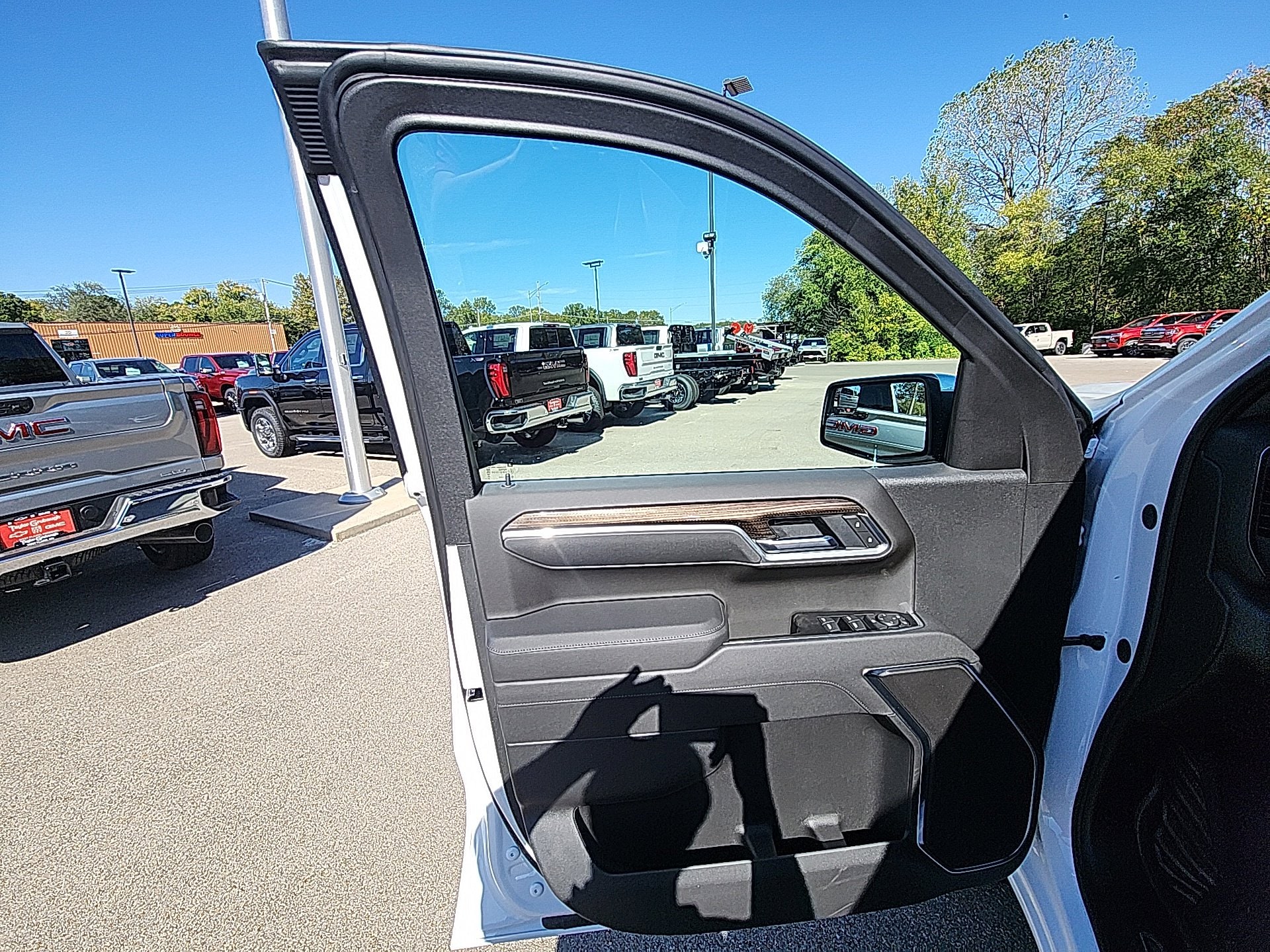2026 Chevrolet Silverado 1500 LT - Photo 14