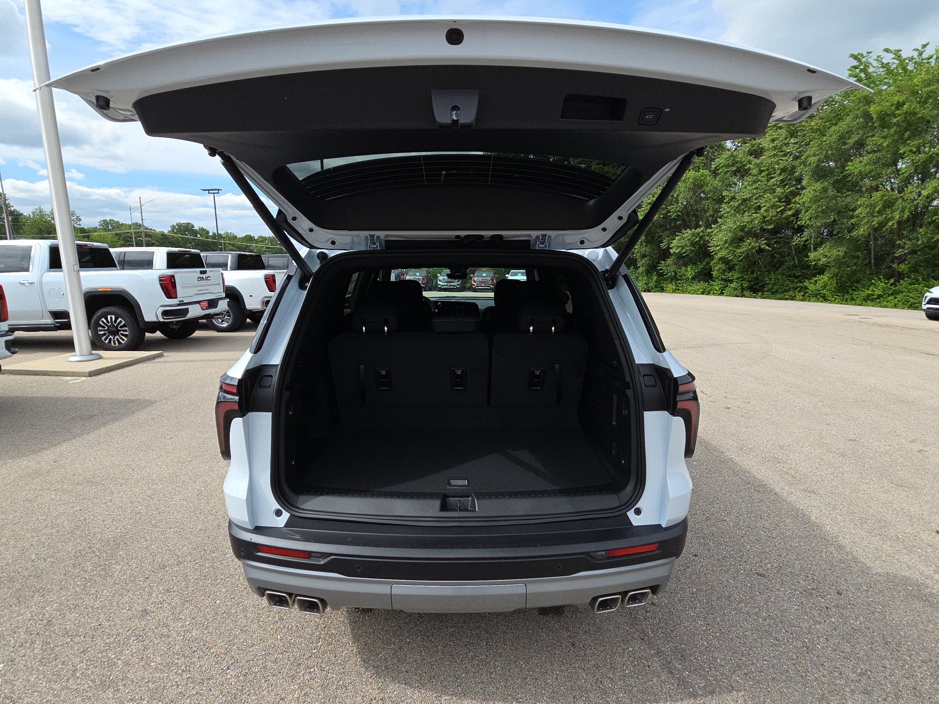 2026 Chevrolet Traverse LT - Photo 31
