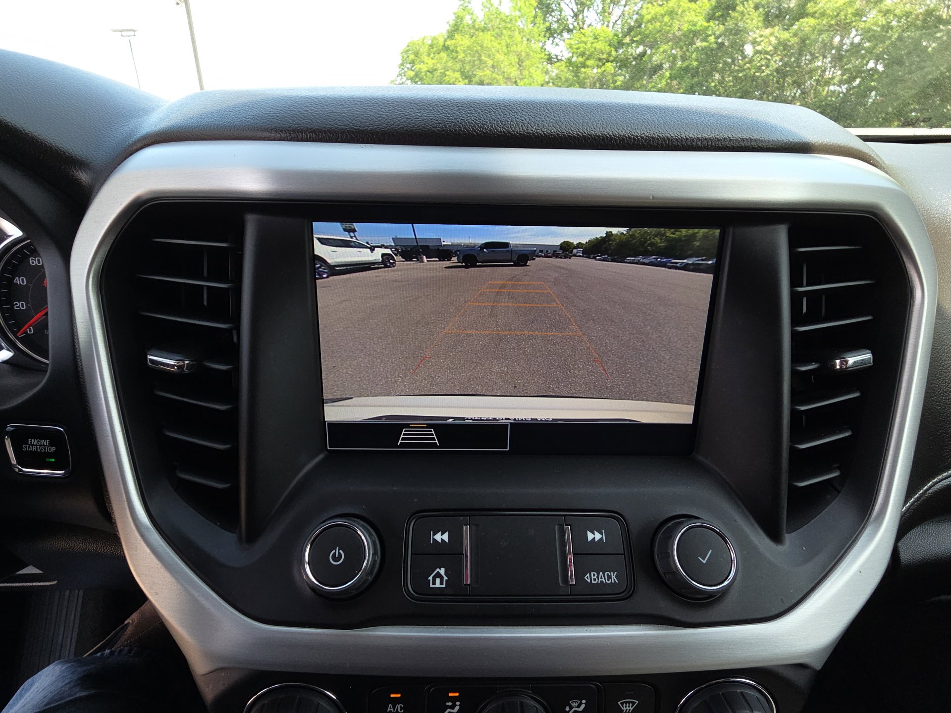 2023 GMC Acadia SLE - Photo 22