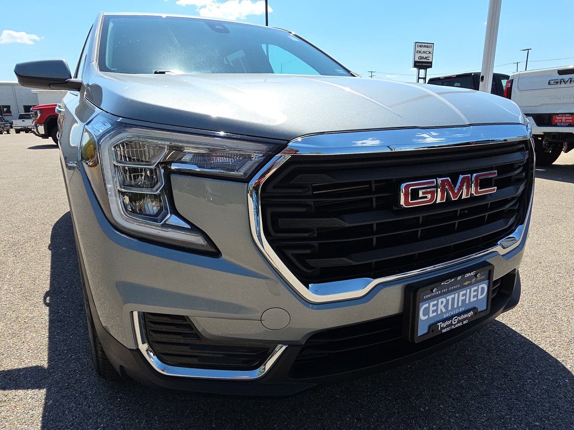 2024 GMC Terrain SLE - Photo 11