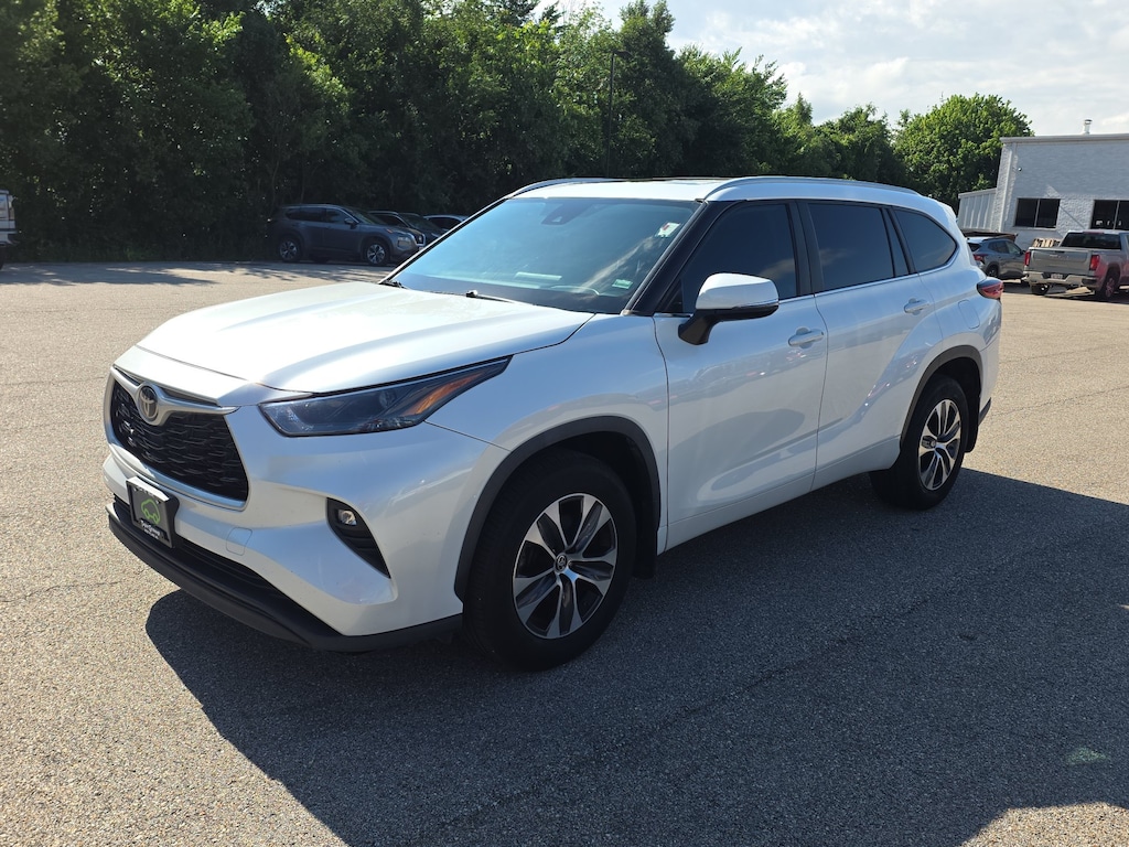 Used 2023 Toyota Highlander XLE SUV