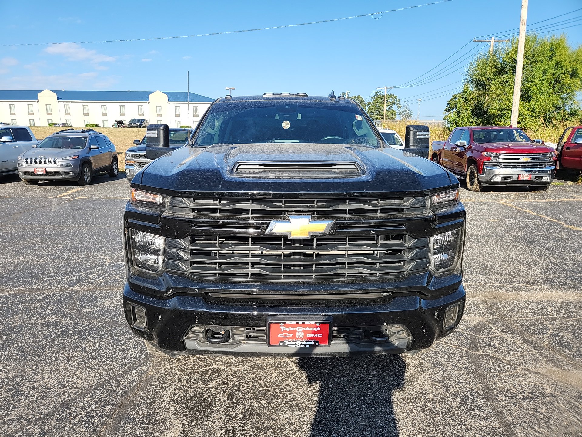 2025 Chevrolet Silverado 2500HD Custom photo 2