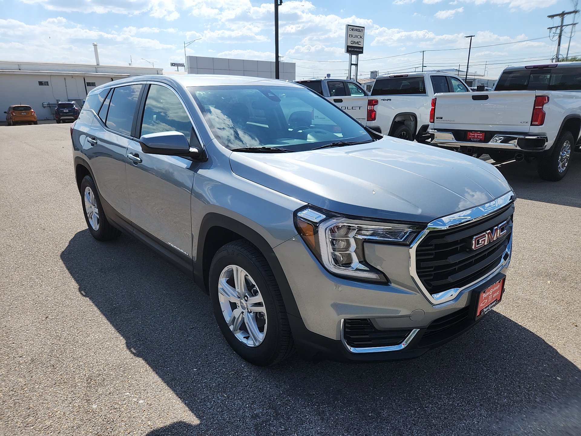 2024 Gmc Terrain SLE photo 2
