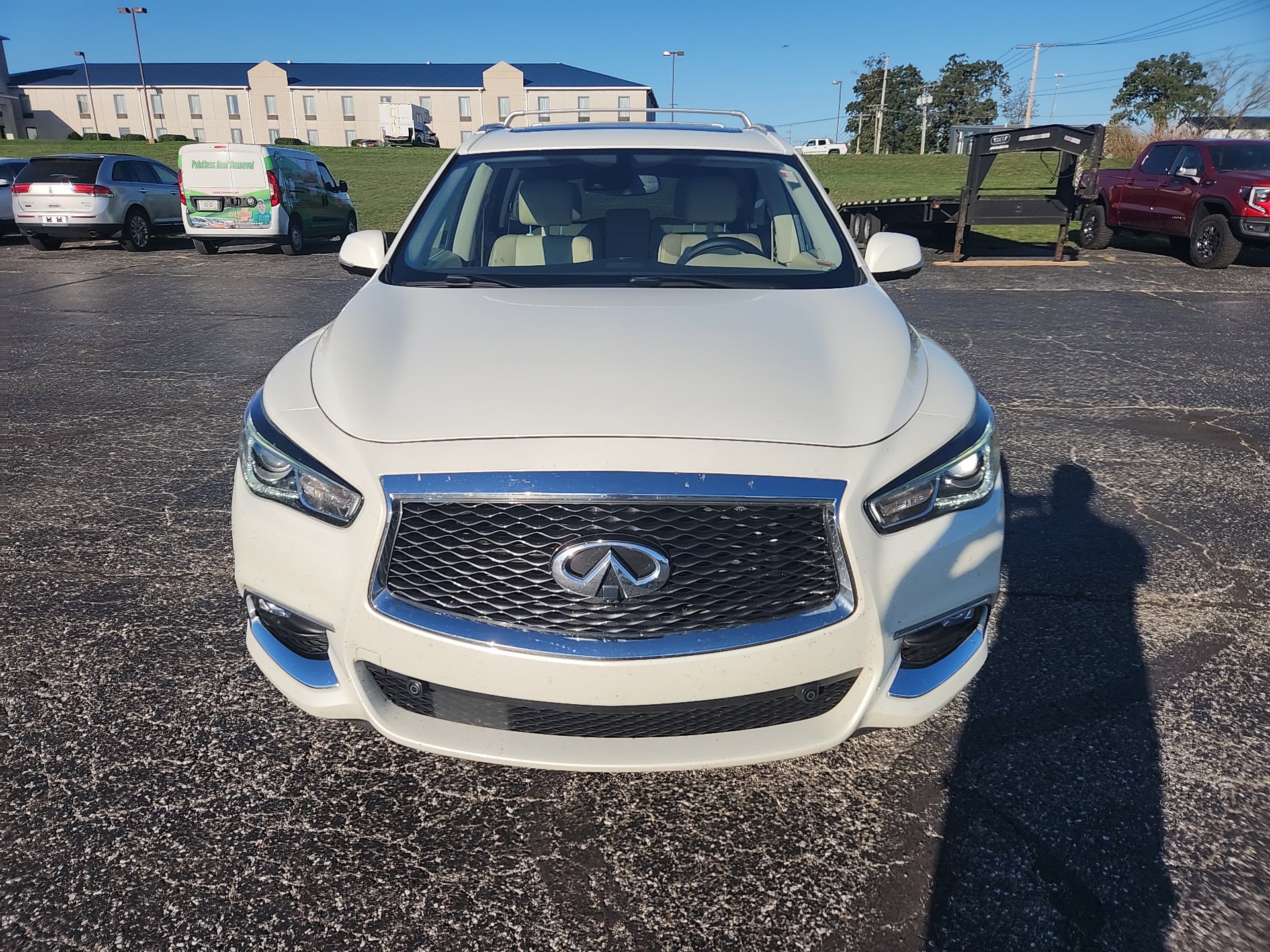 2017 Infiniti QX60 photo 2