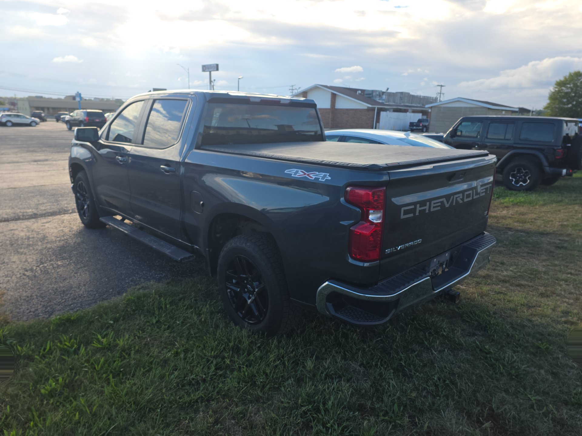 Used 2021 Chevrolet Silverado 1500 LT Truck