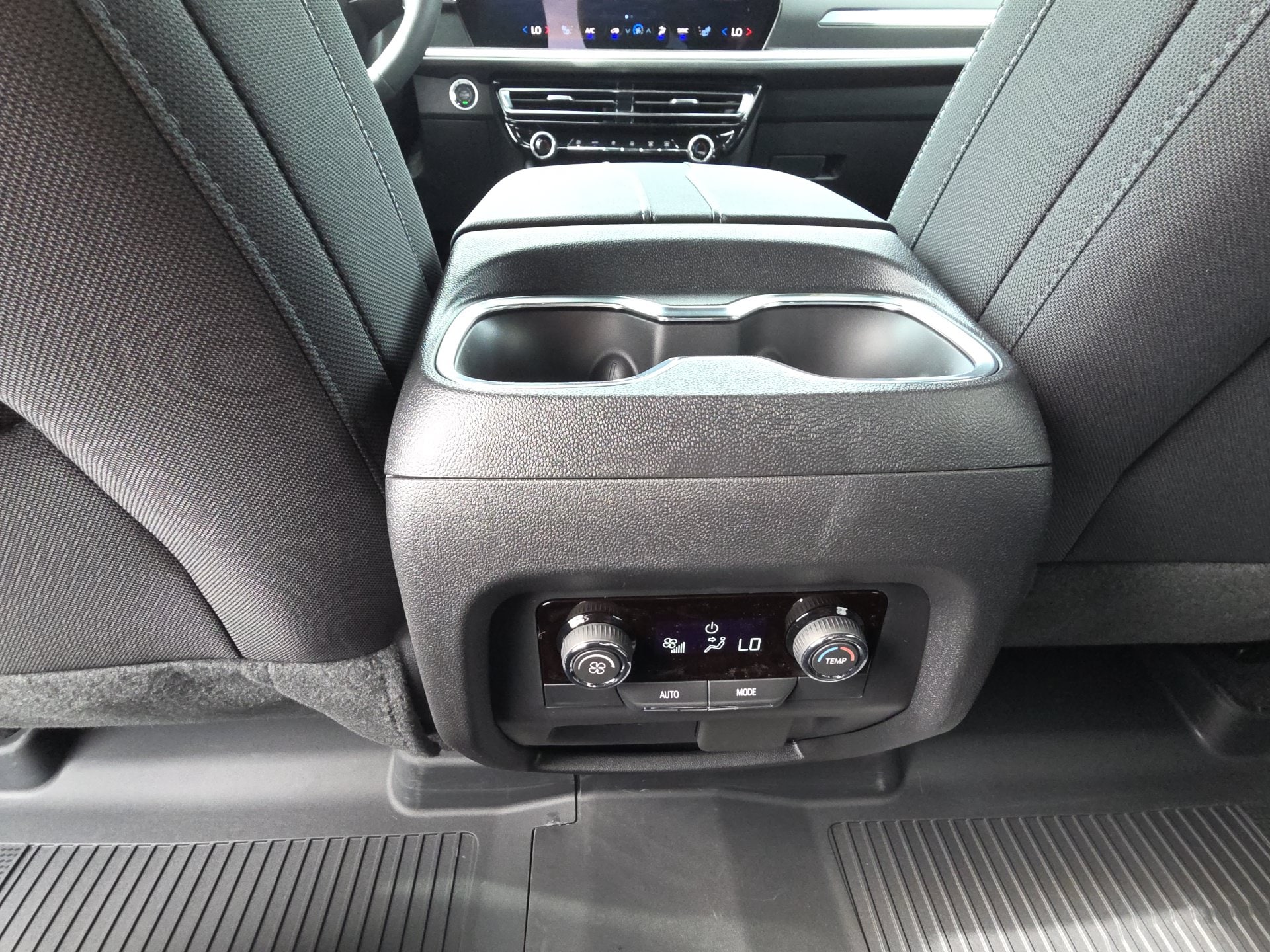 2026 Chevrolet Traverse LT - Photo 29