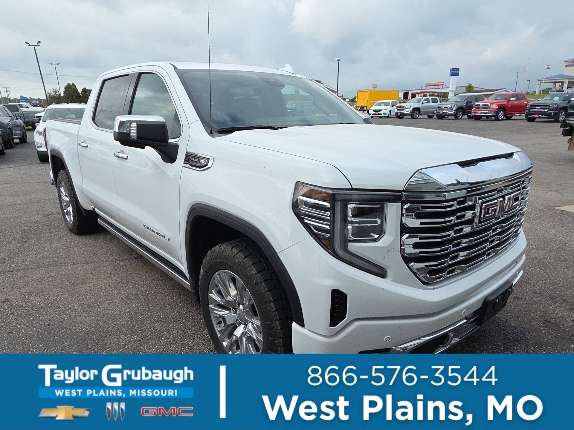 2022 GMC Sierra 4WD Crew Cab Short Box Denali's photo