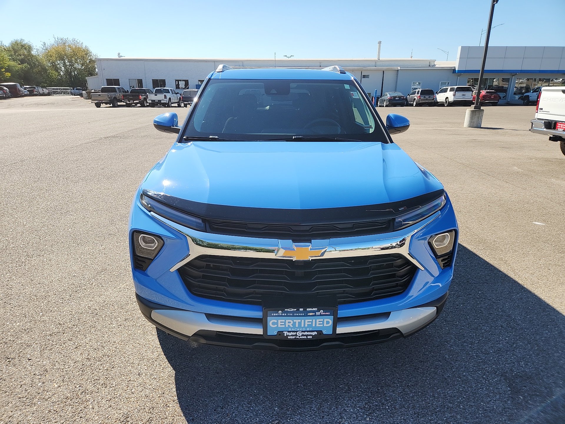 2024 Chevrolet Trailblazer LT photo 2