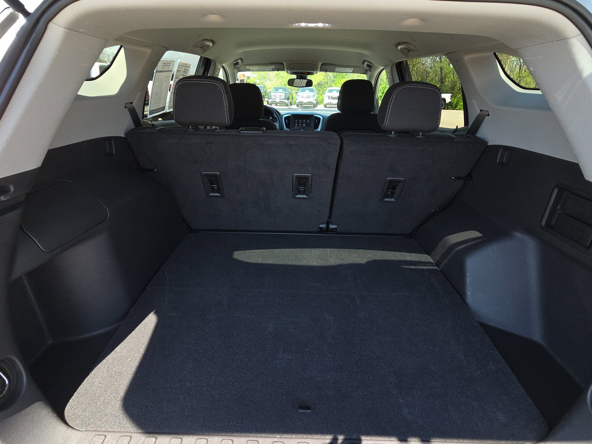 2024 GMC Terrain SLE - Photo 31