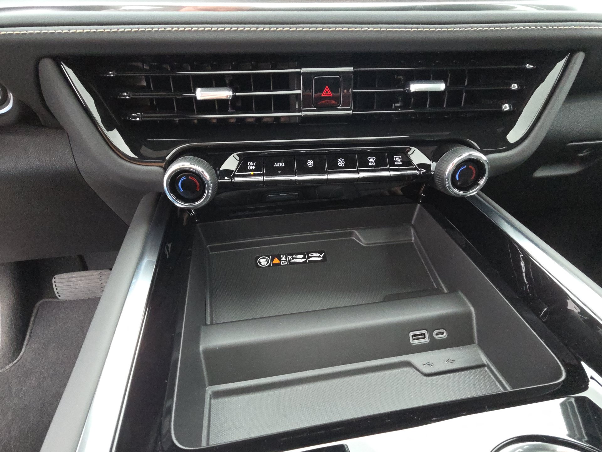 2026 Chevrolet Tahoe Premier - Photo 23