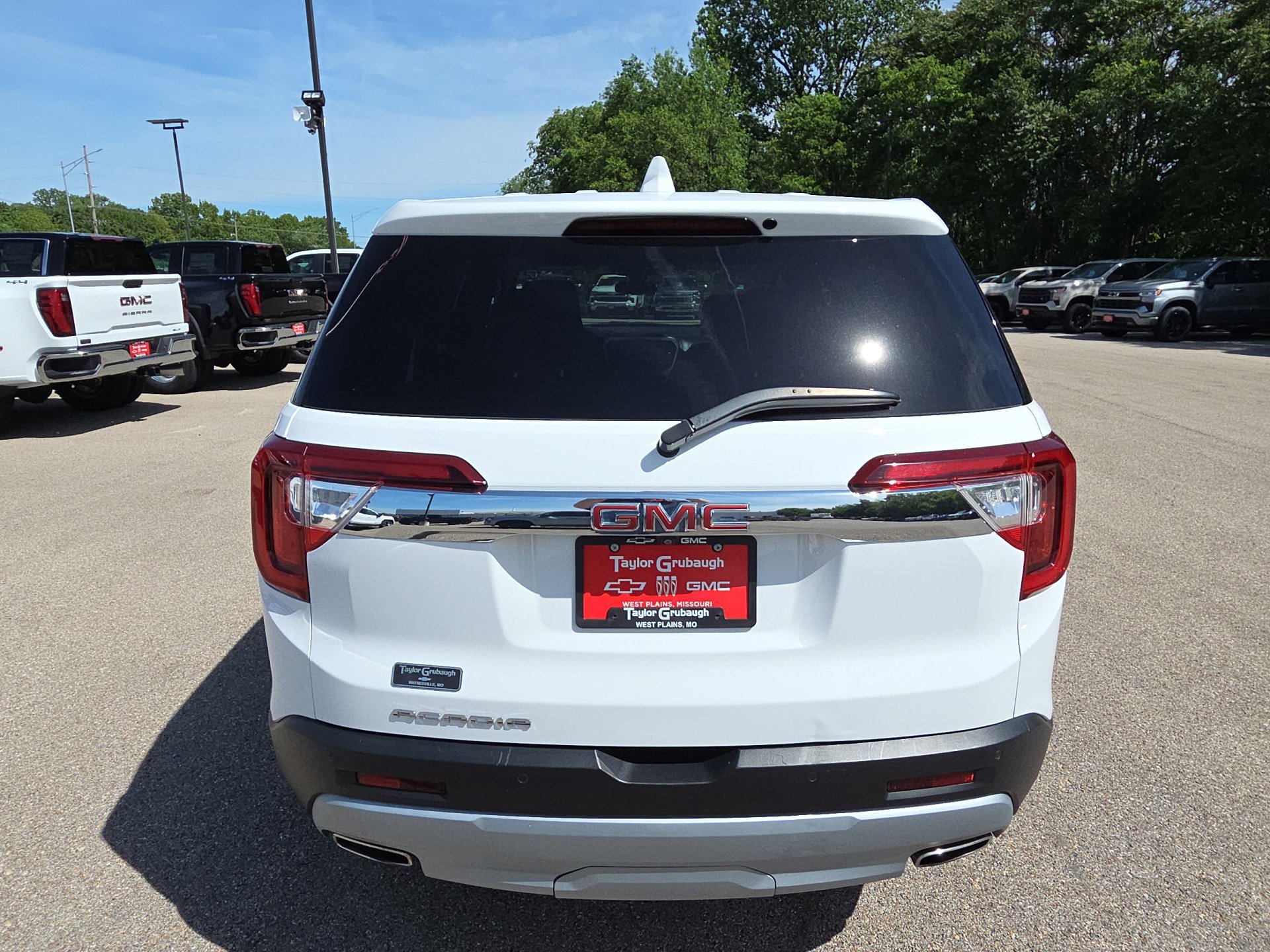 2023 GMC Acadia SLE - Photo 7