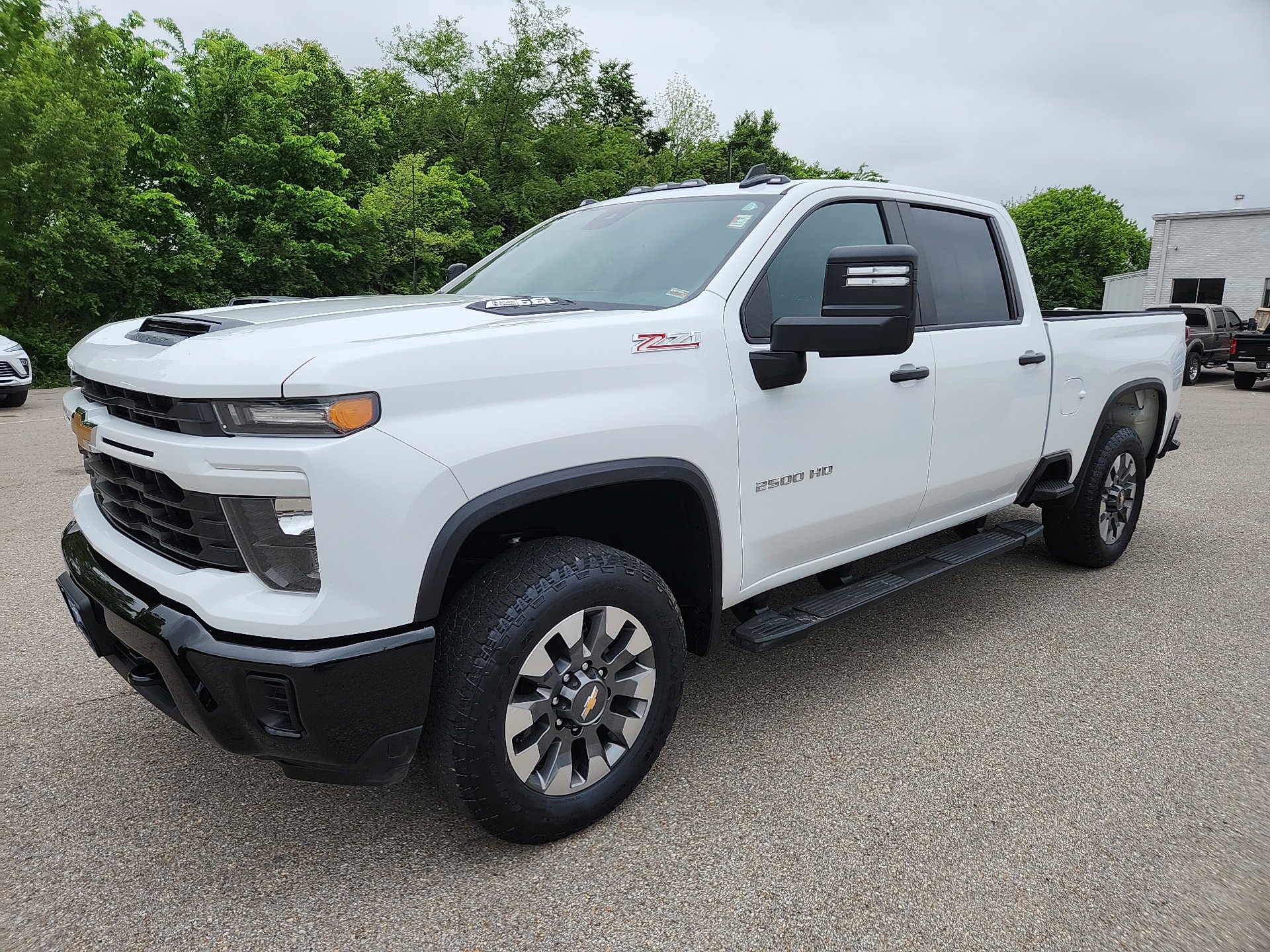 2024 Chevrolet Silverado 2500HD Custom photo 4