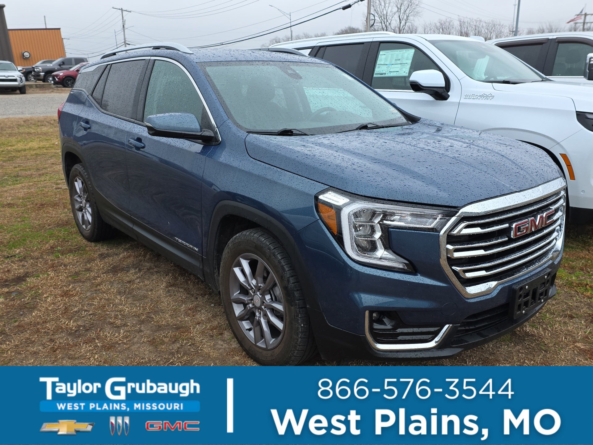 2024 GMC Terrain SLT's photo