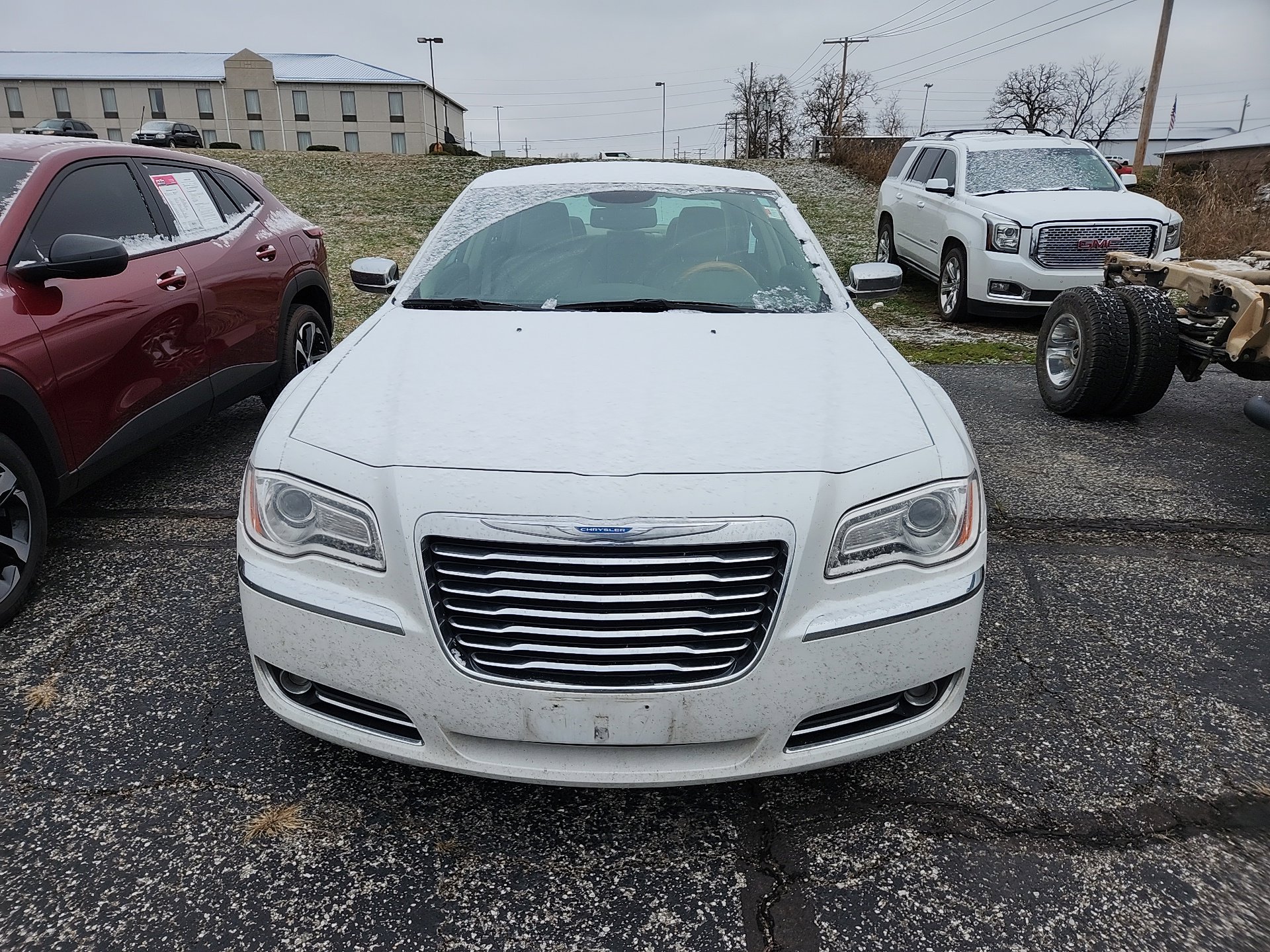 2014 Chrysler 300 photo 2