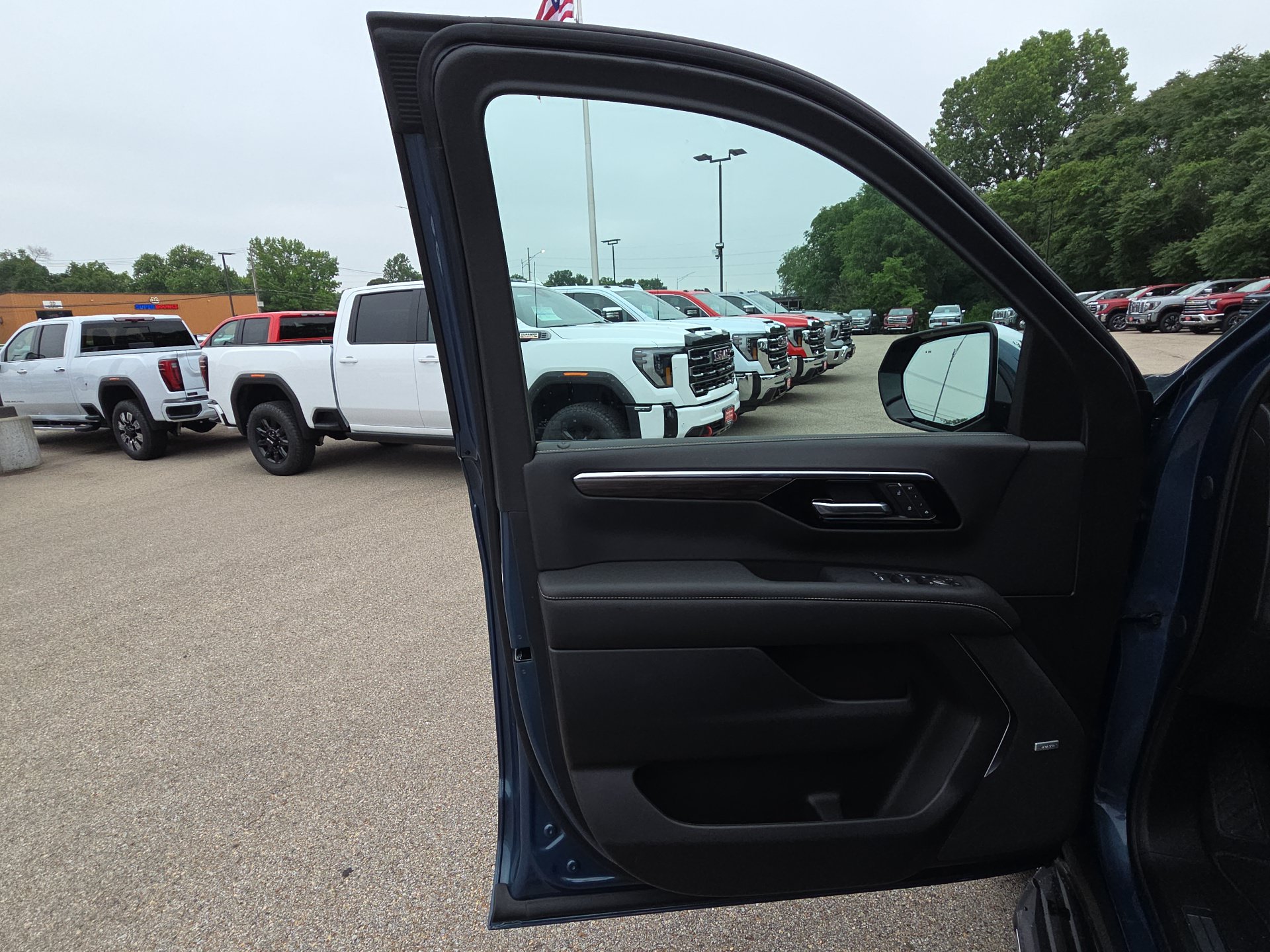 2026 Chevrolet Tahoe Premier - Photo 12