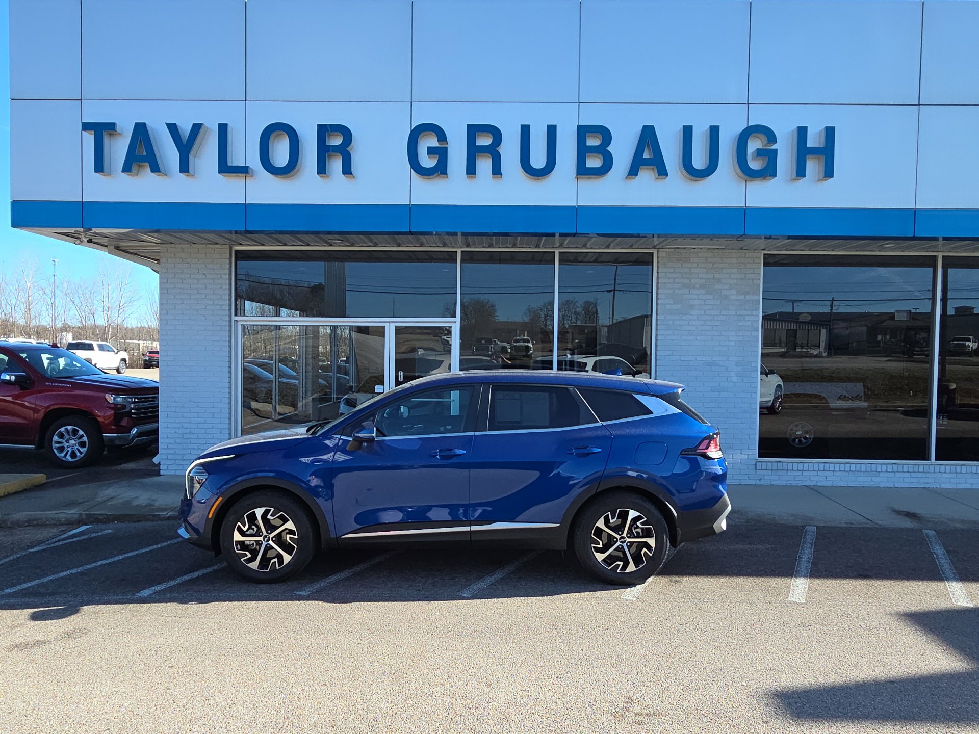 2024 Kia Sportage EX's photo