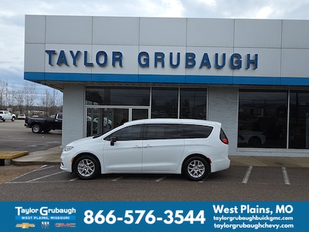 2024 Chrysler Pacifica Touring L Minivan