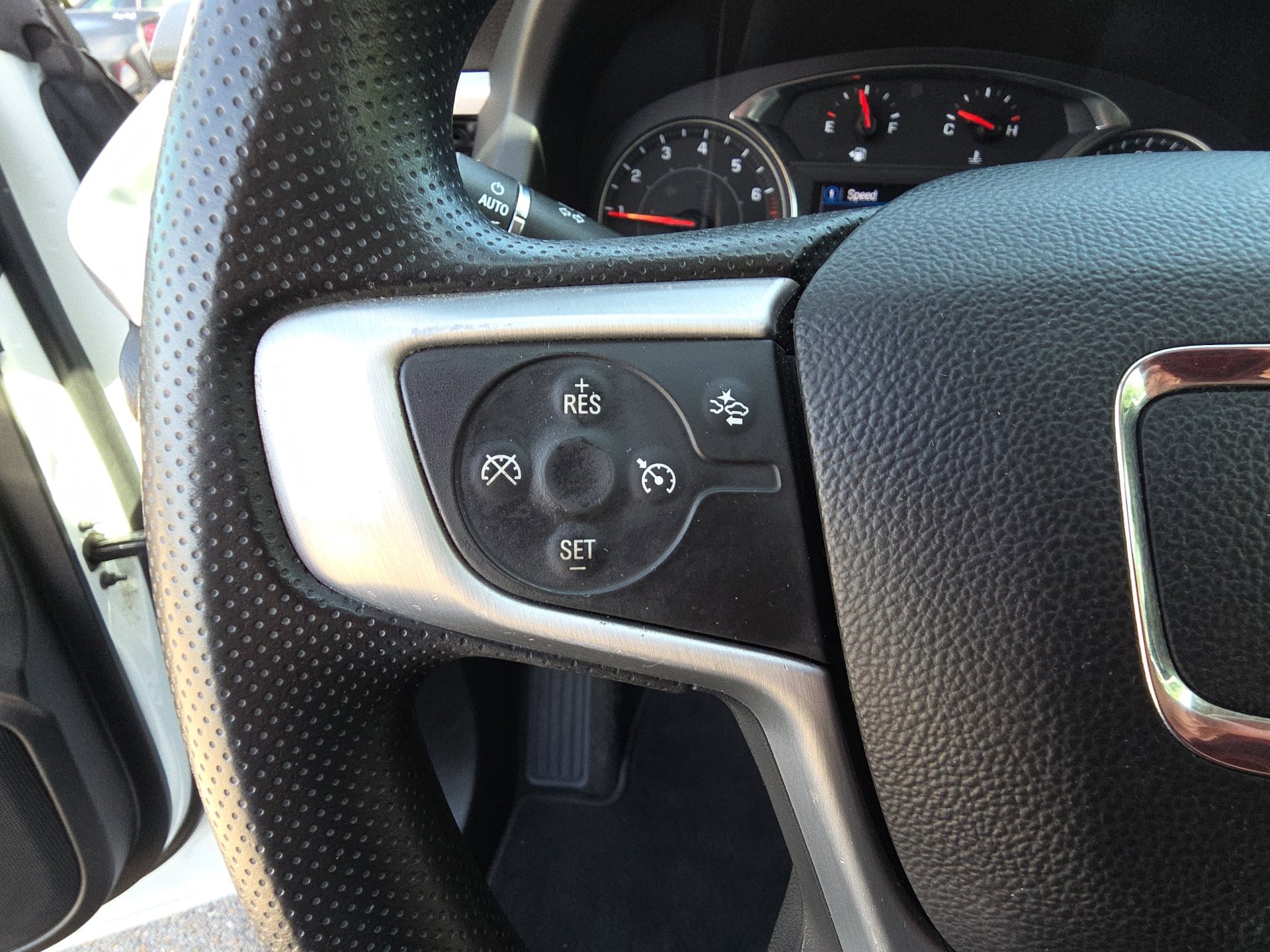 2023 GMC Acadia SLE - Photo 18