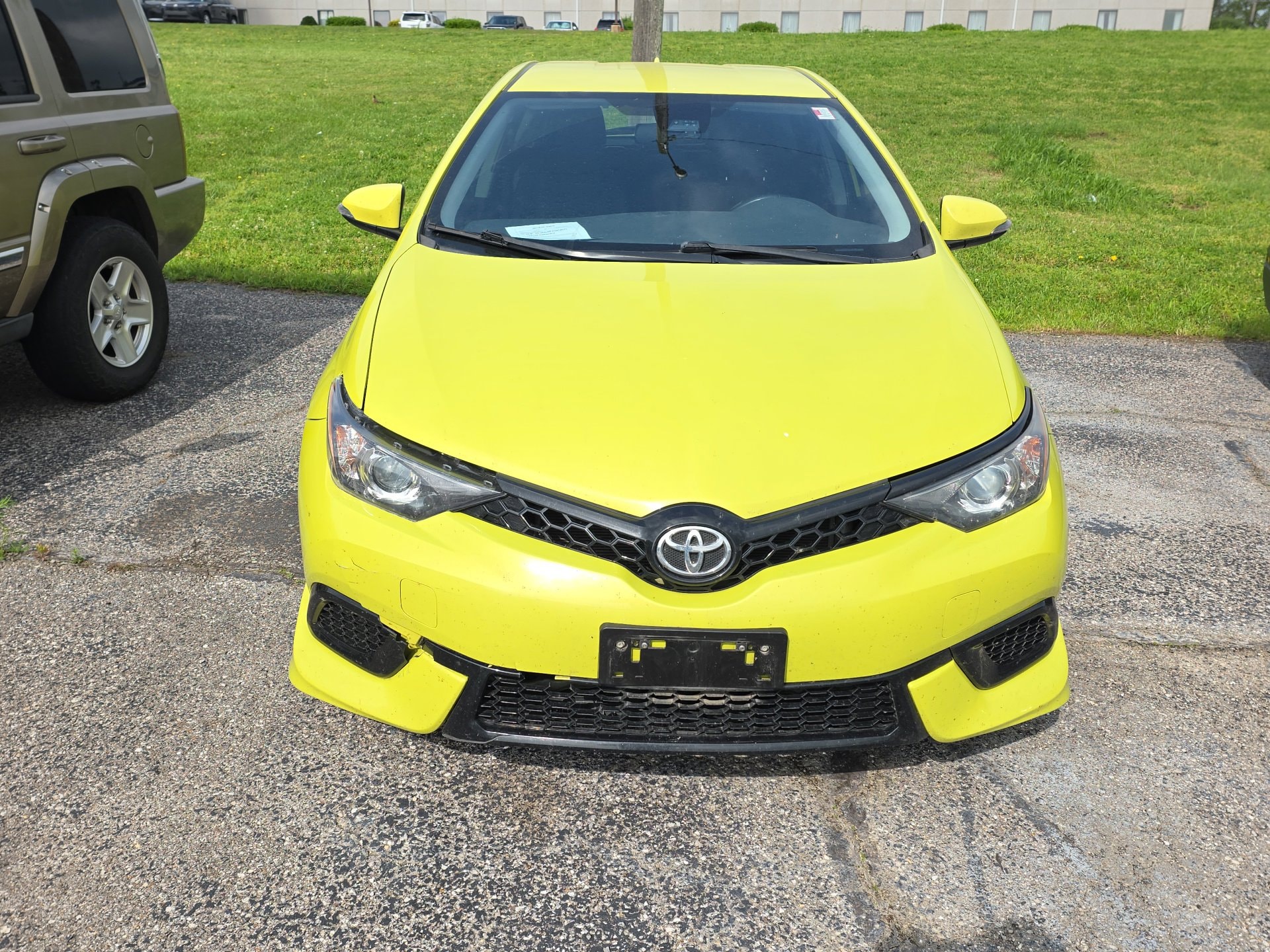 Used 2018 Toyota Corolla iM Base with VIN JTNKARJE3JJ563314 for sale in West Plains, MO