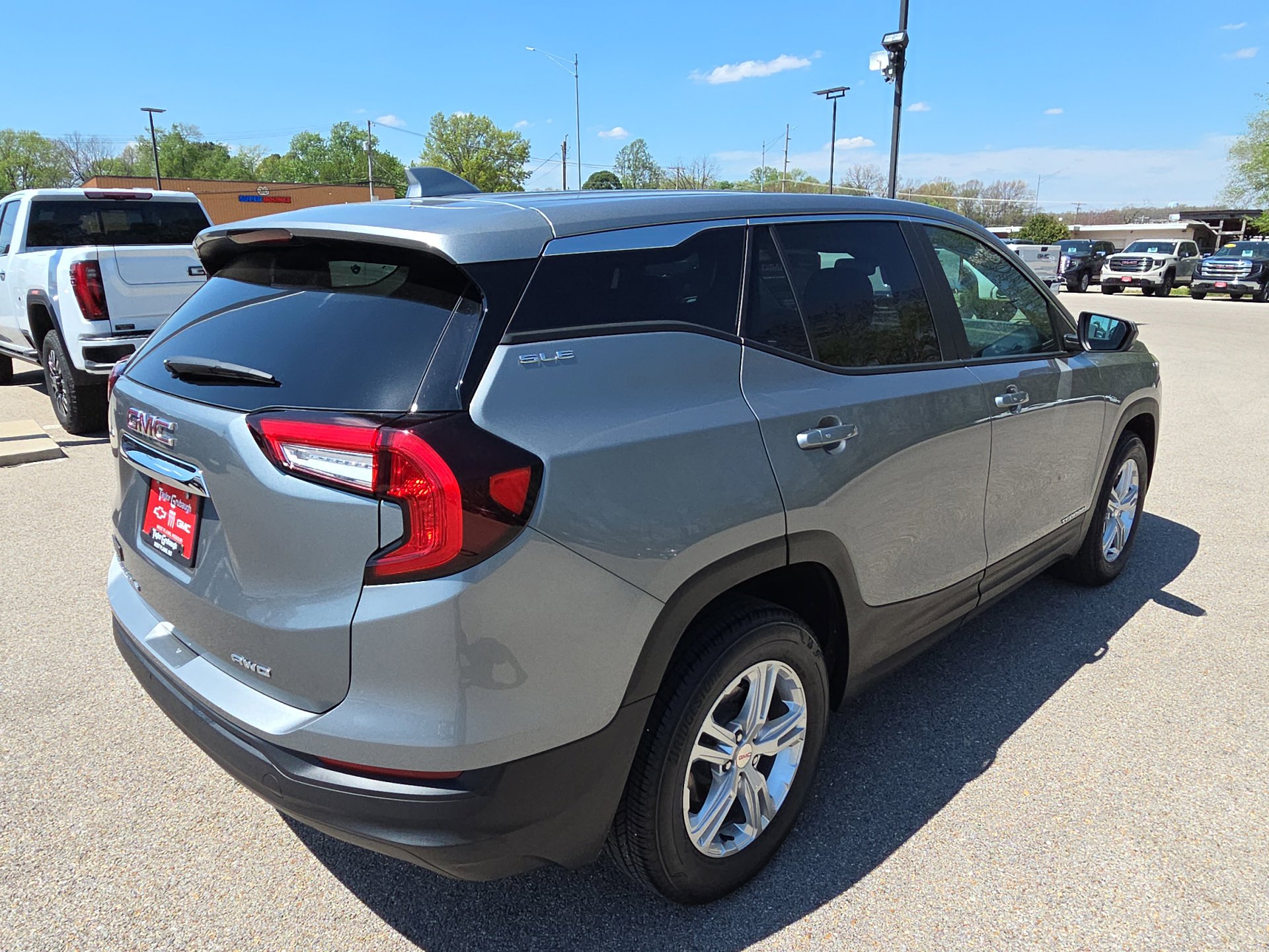 2024 GMC Terrain SLE - Photo 8