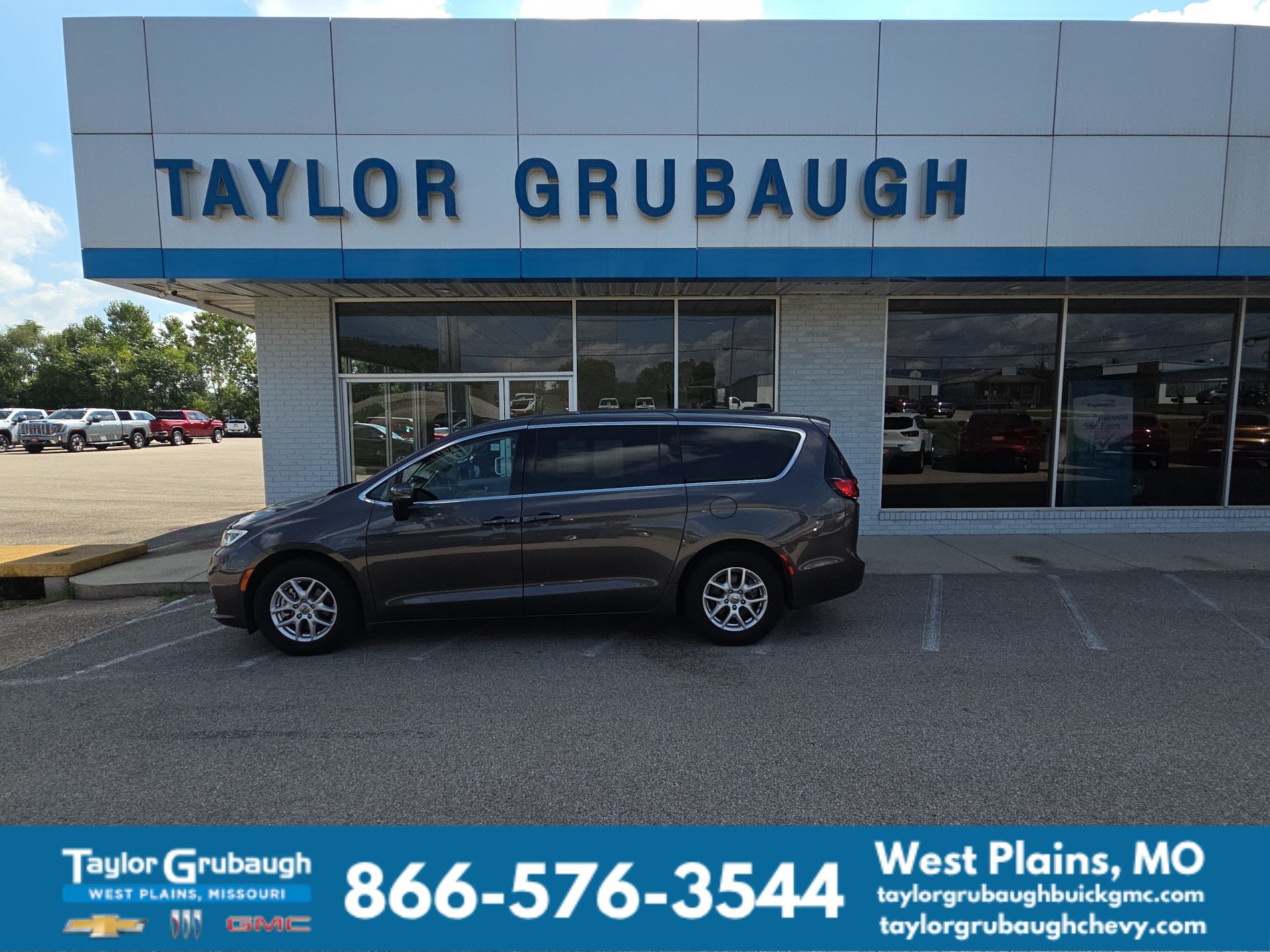 2023 Chrysler Pacifica Touring L Minivan