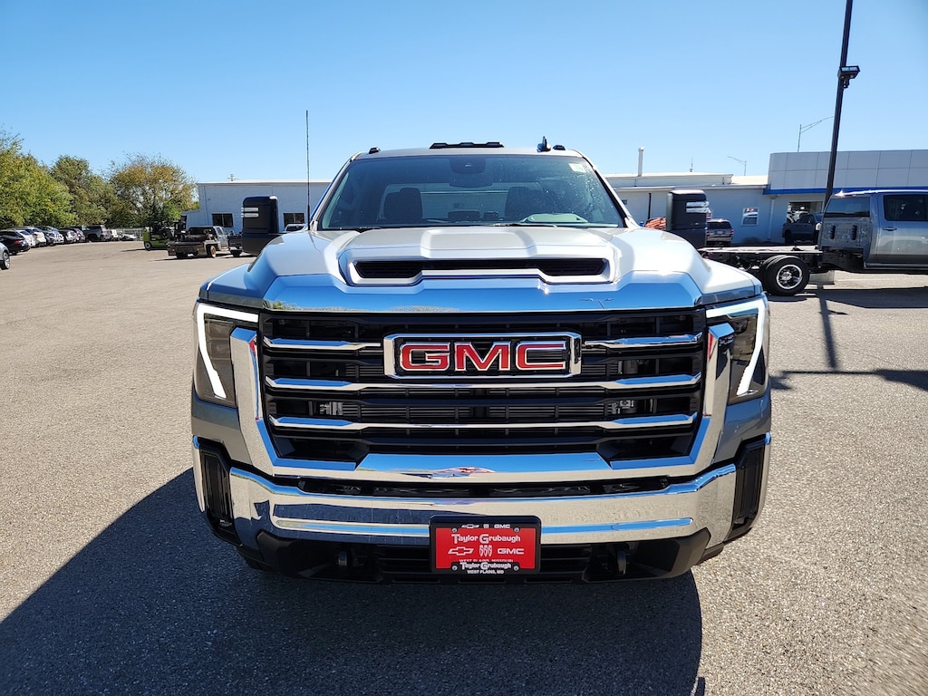 New 2026 GMC Sierra 3500 HD SLE DRW Truck