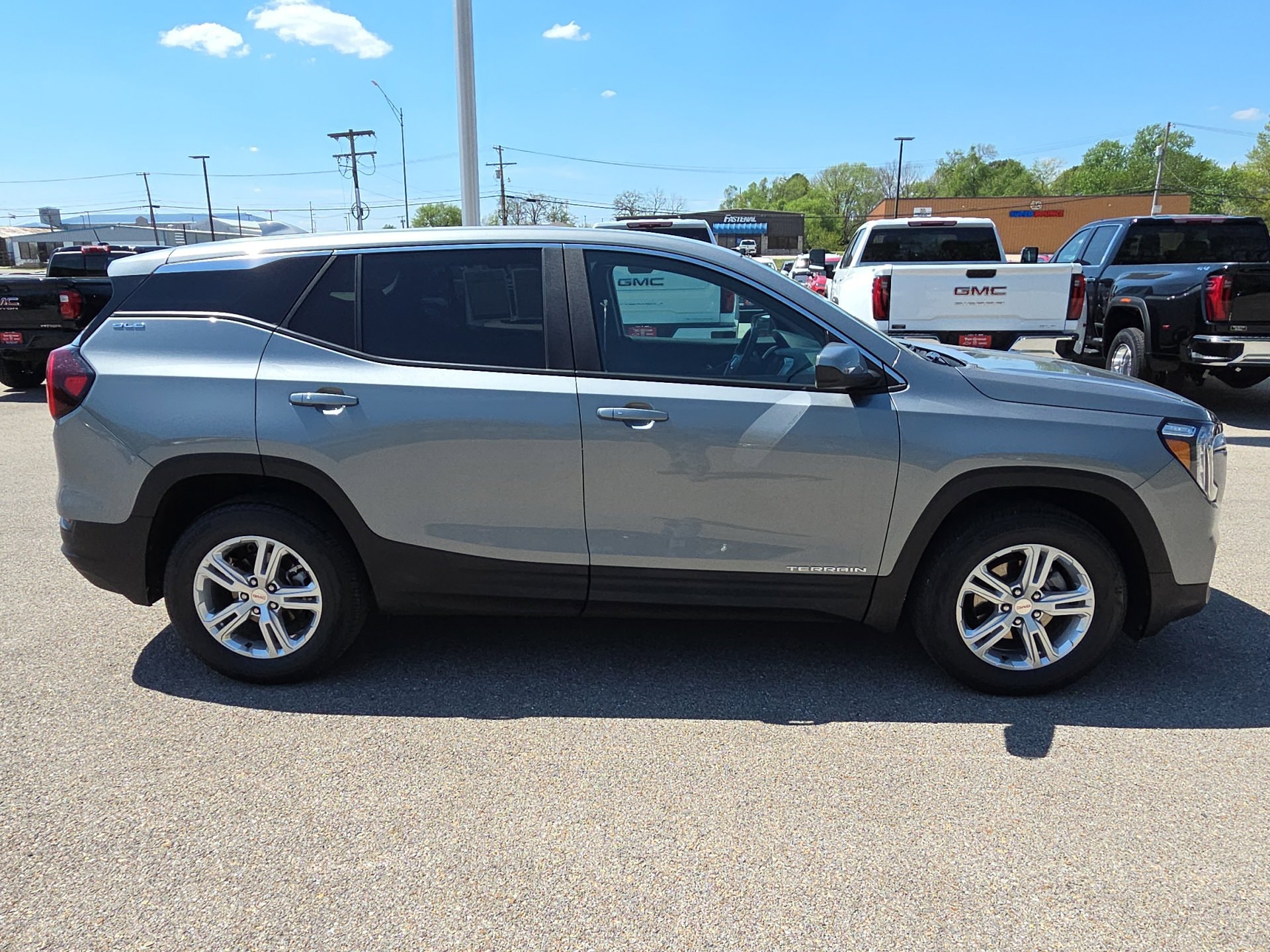 2024 GMC Terrain SLE - Photo 9