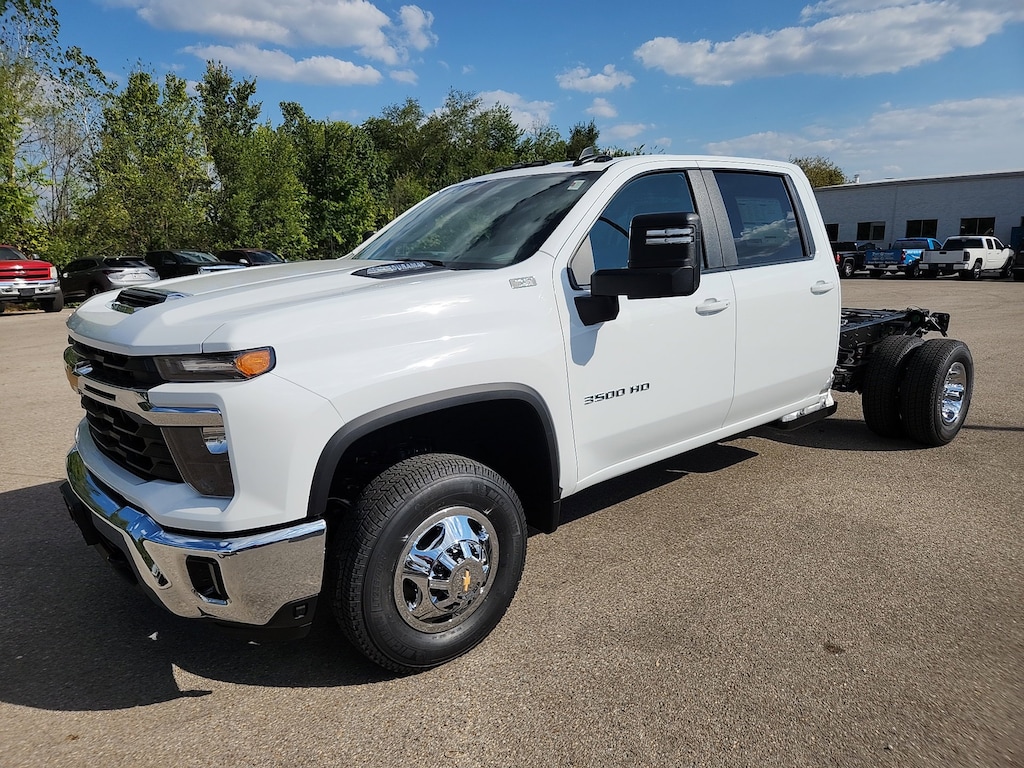 New 2026 Chevrolet Silverado 3500 HD Chassis Cab LT Truck