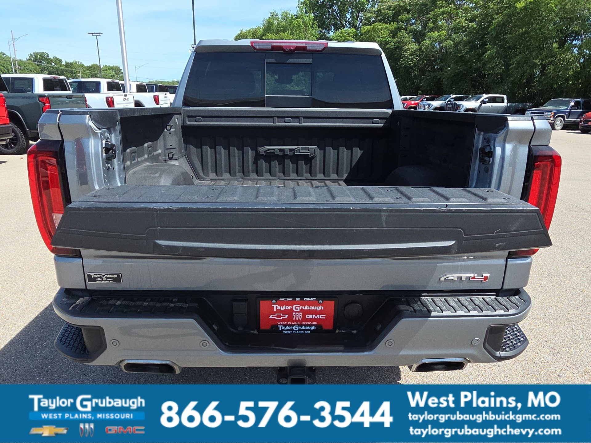 2024 GMC Sierra 1500 AT4 - Photo 9