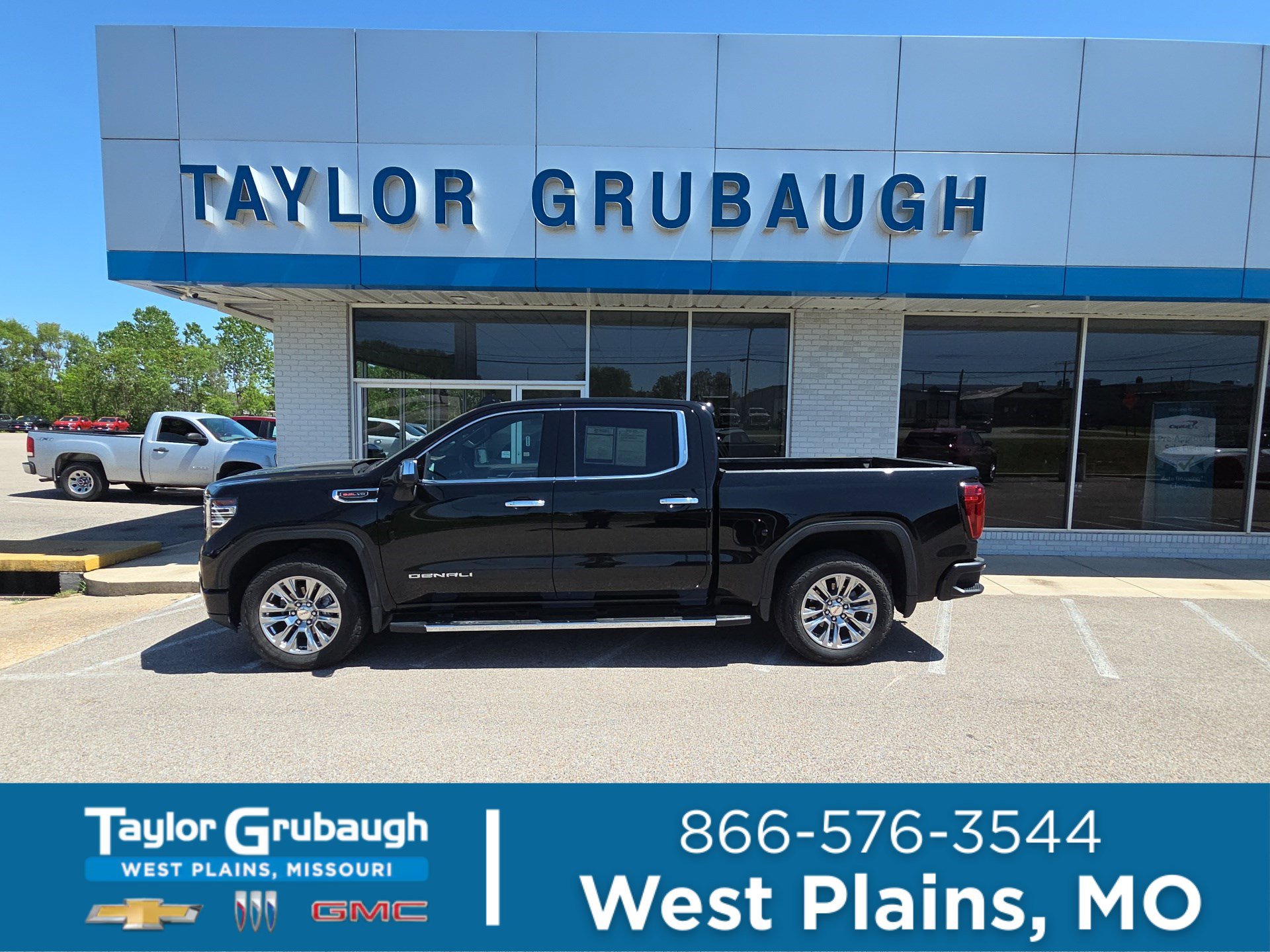 2025 GMC Sierra 4WD Crew Cab Short Box Denali's photo