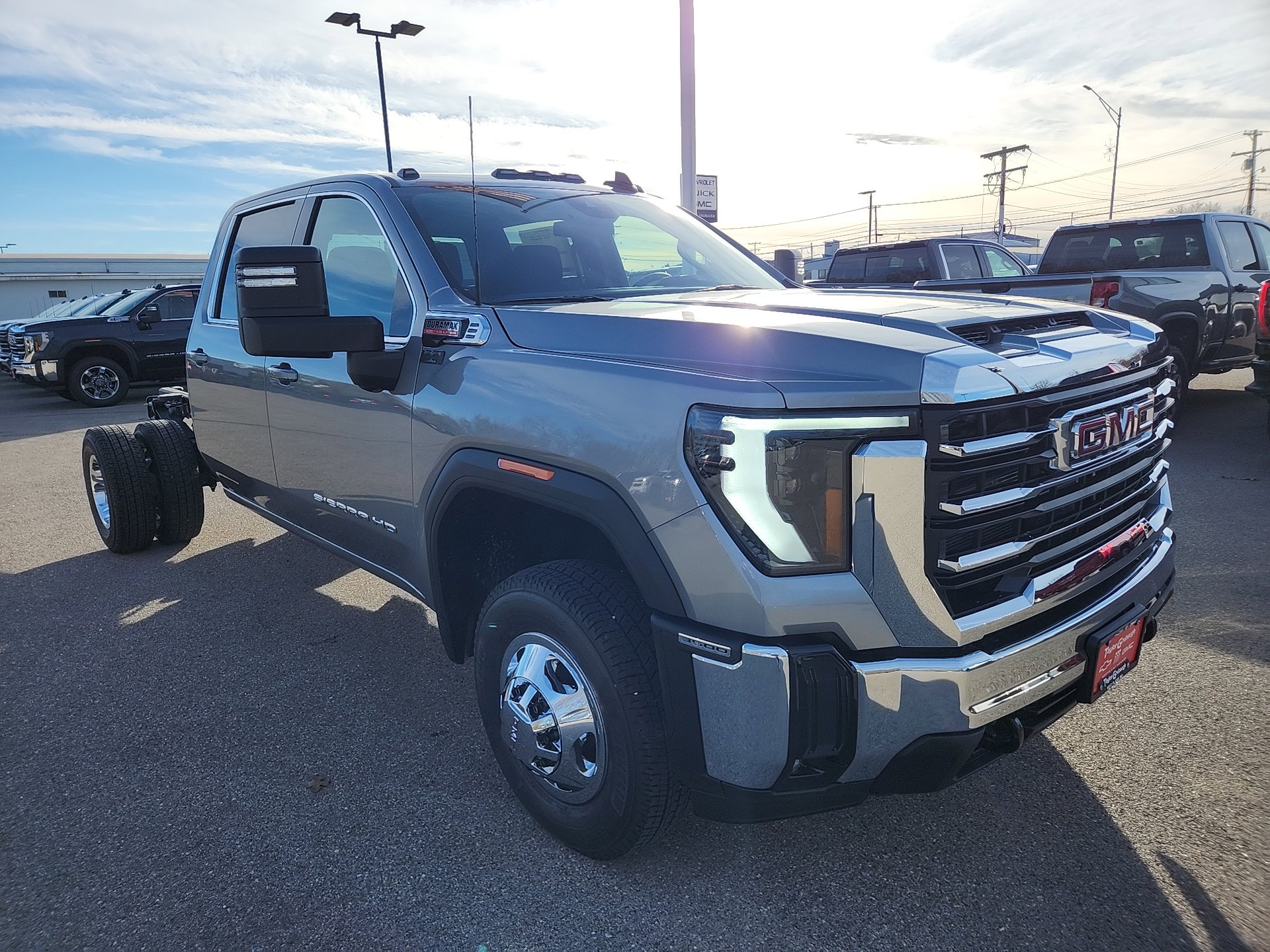 2026 Gmc Sierra 3500 HD SLE photo 2