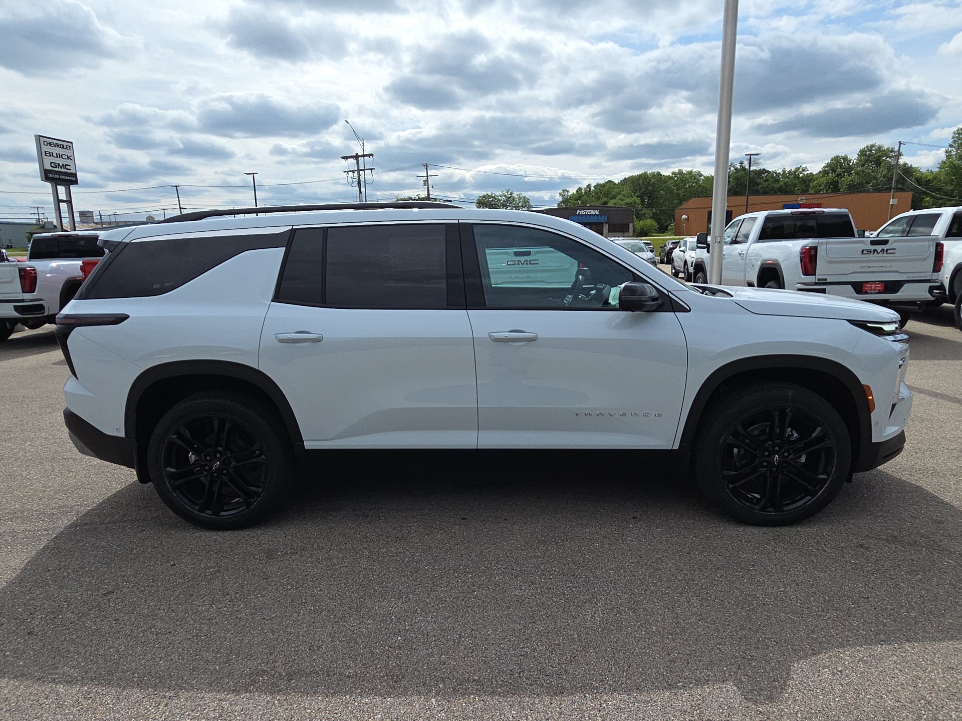 2026 Chevrolet Traverse LT - Photo 8