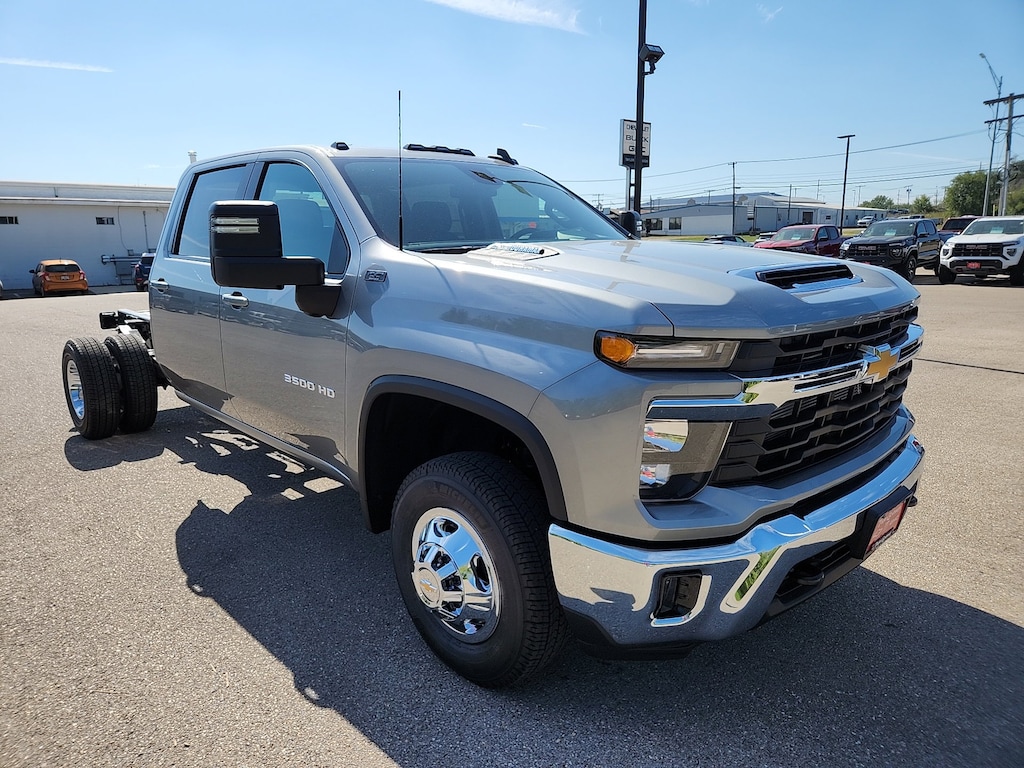 New 2026 Chevrolet Silverado 3500 HD Chassis Cab LT Truck
