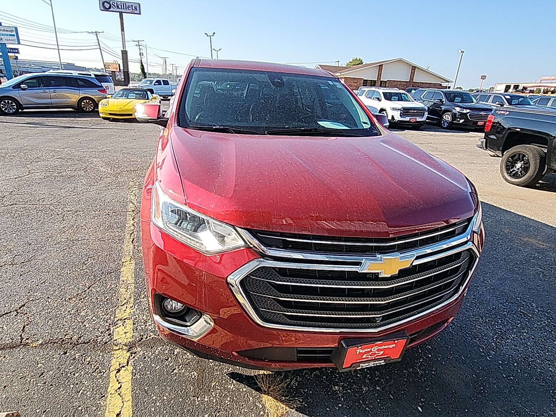2021 Chevrolet Traverse Premier photo 2