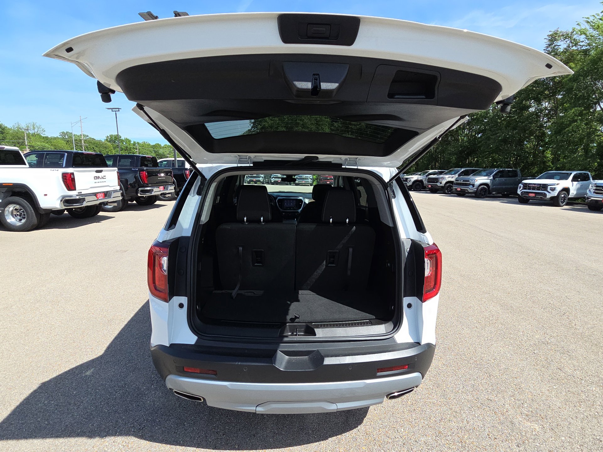 2023 GMC Acadia SLE - Photo 32