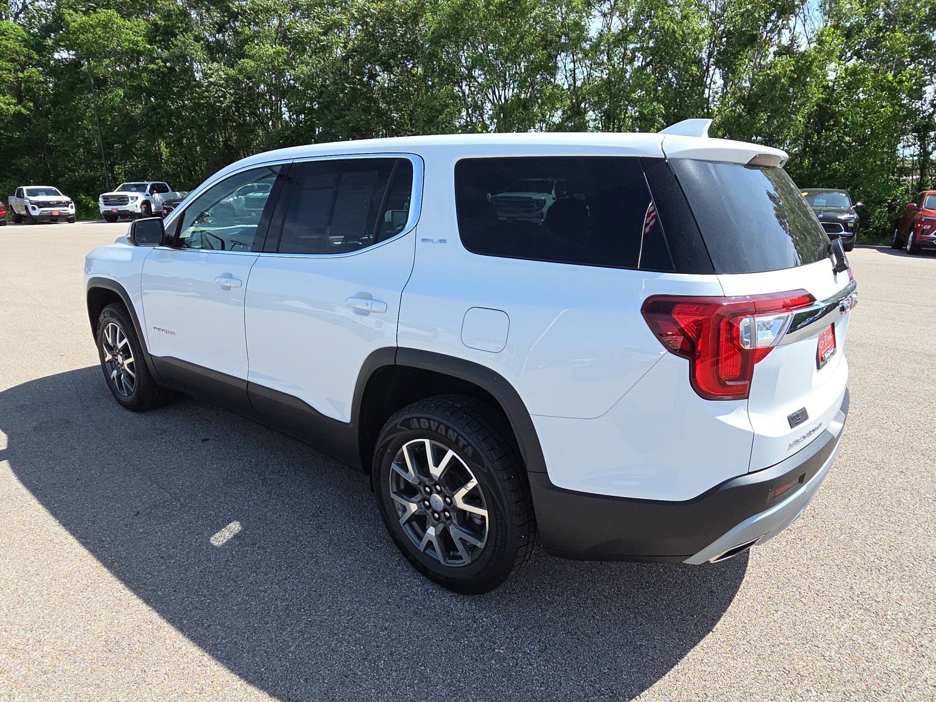 2023 GMC Acadia SLE - Photo 6
