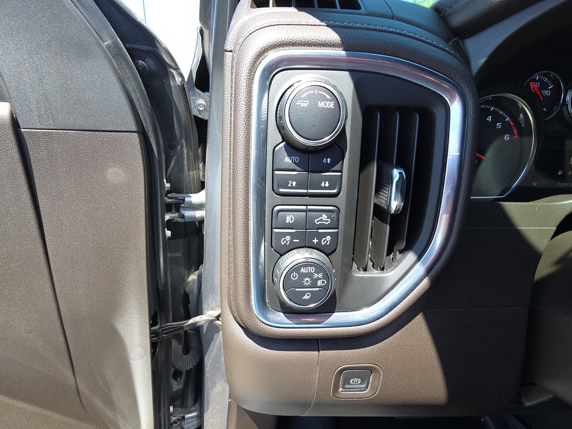 2021 Chevrolet Silverado 1500 LTZ - Photo 22