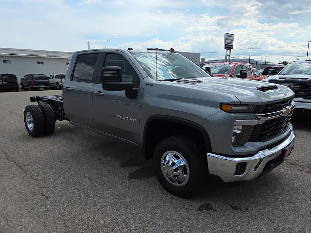 New 2026 Chevrolet Silverado 3500 HD Chassis Cab LT Truck